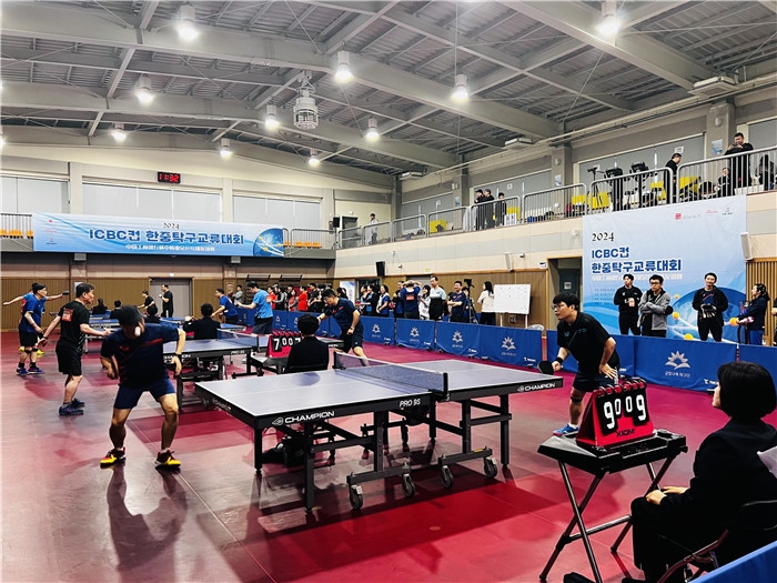 圖為中韓業(yè)余乒乓球友誼賽現(xiàn)場。 首爾中國文化中心供圖