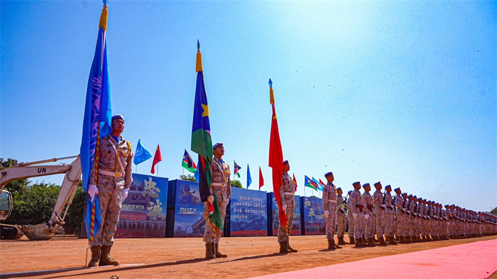 授勛官兵莊嚴(yán)列隊(duì)。王軍杰攝