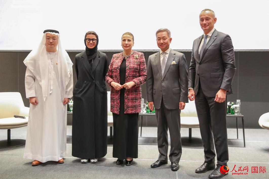 部分與會(huì)嘉賓合影。人民網(wǎng) 塔里克·易卜拉欣攝