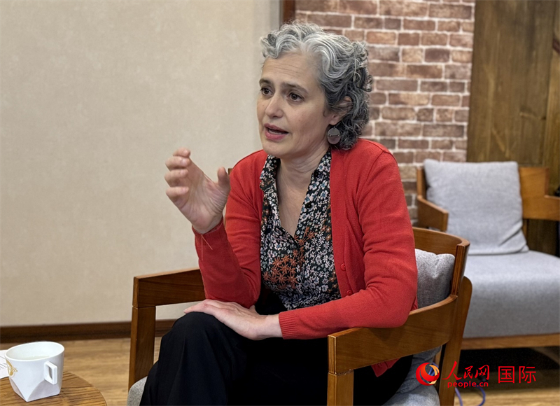阿根廷布宜諾斯艾利斯大學(xué)社會(huì)科學(xué)院院長(zhǎng)安娜·何塞菲娜·阿里亞斯（Ana Josefina Arias）接受人民網(wǎng)記者采訪。人民網(wǎng)記者 趙健攝