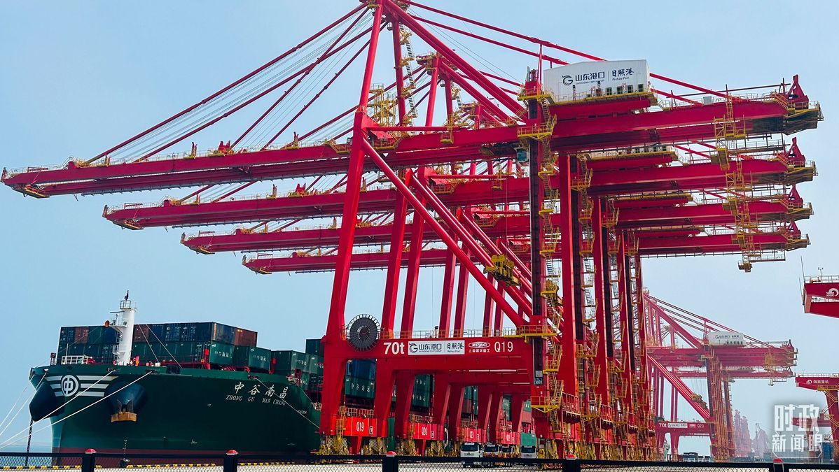 △山東日照港。（總臺(tái)央視記者范一鳴拍攝）