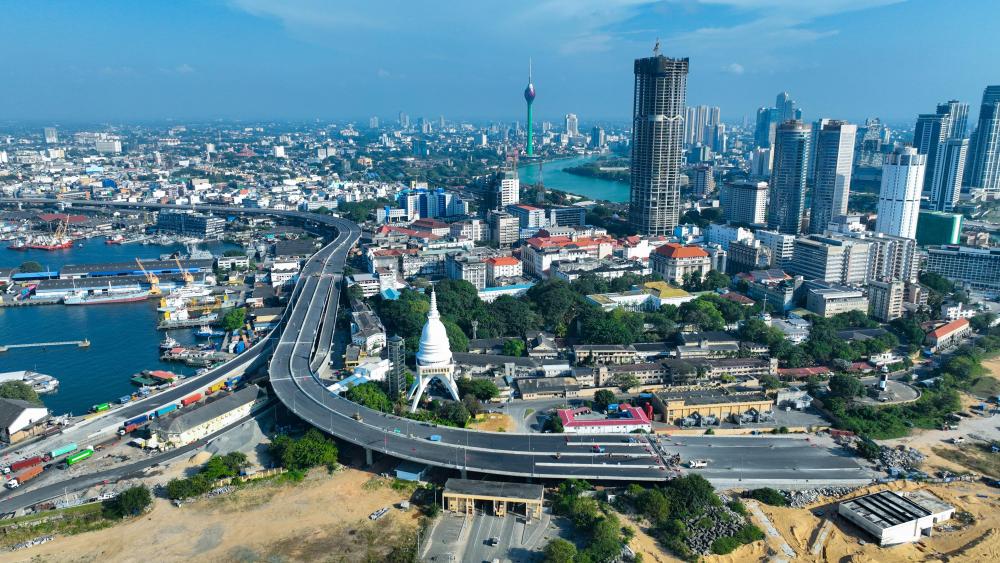 這是2025年1月13日拍攝的斯里蘭卡科倫坡風(fēng)光（無(wú)人機(jī)照片）。新華社發(fā)