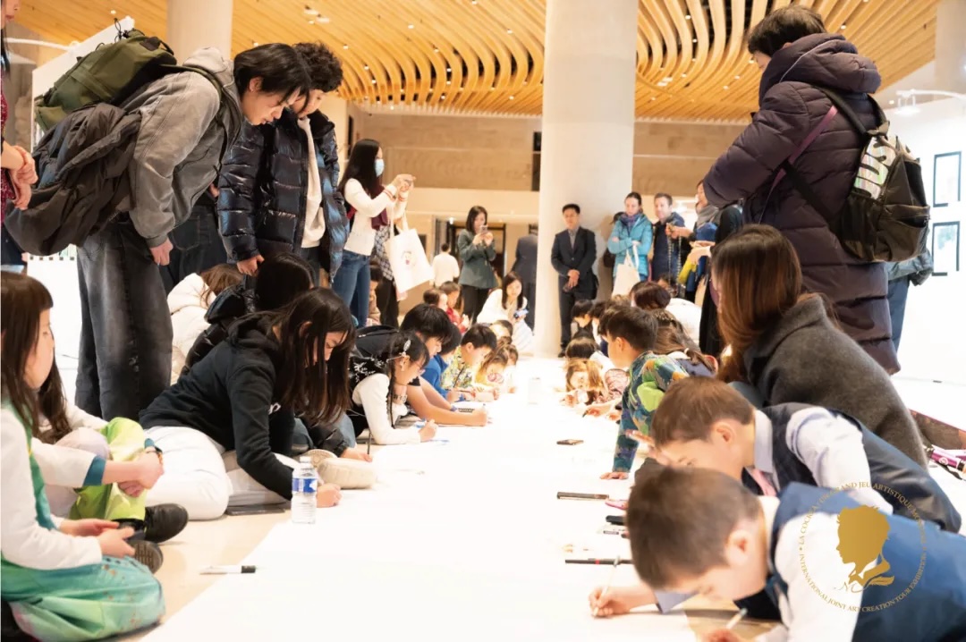 第三屆國(guó)際藝術(shù)聯(lián)創(chuàng)聯(lián)展盛大開(kāi)幕。法中交流促進(jìn)會(huì)供圖