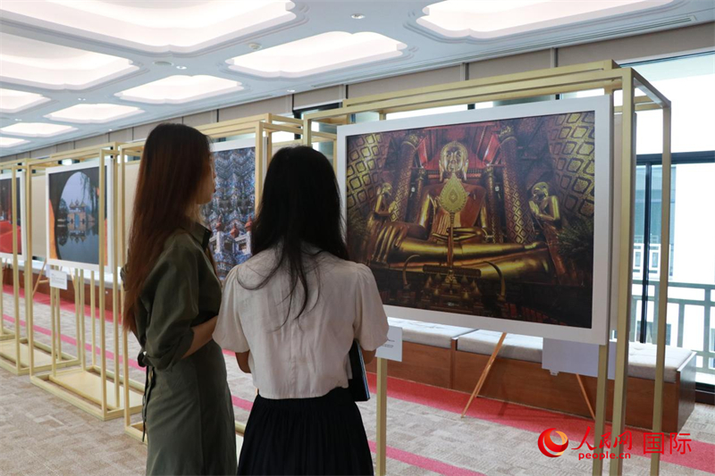 “遇見”攝影展現(xiàn)場。朱瀟逸攝