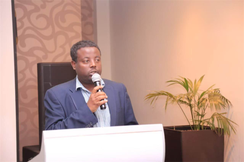 圖為埃塞俄比亞亞的斯亞貝巴大學(xué)政策研究員巴盧·德米西。受訪者供圖