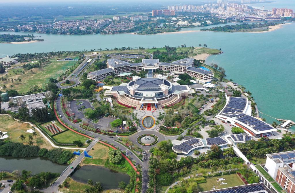 這是3月21日拍攝的博鰲亞洲論壇國(guó)際會(huì)議中心（無(wú)人機(jī)照片）。新華社記者 郭程 攝