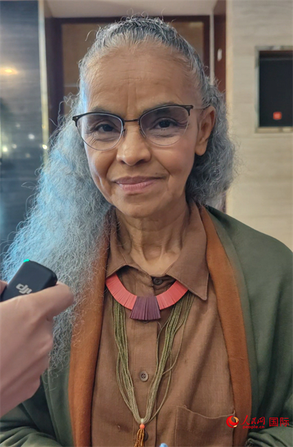 巴西環(huán)境與氣候部部長(zhǎng)瑪麗娜·席爾瓦接受人民網(wǎng)采訪。人民網(wǎng)記者 符園園攝