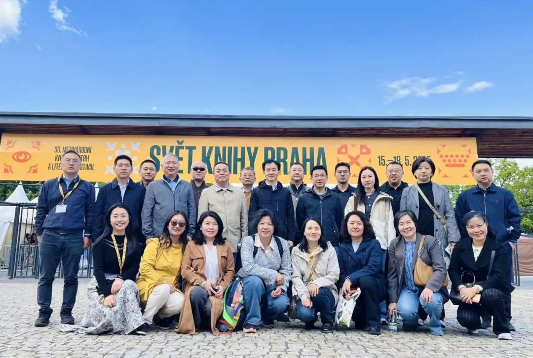 中國(guó)出版界代表團(tuán)合影。圖片均由國(guó)圖集團(tuán)供圖